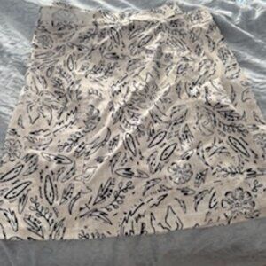 Ripskirt size L brand new with tags